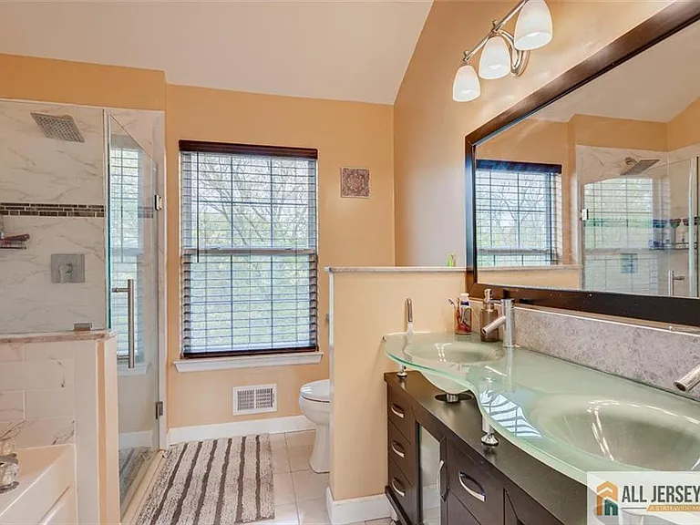 7 Stanford Dr — Photo 25