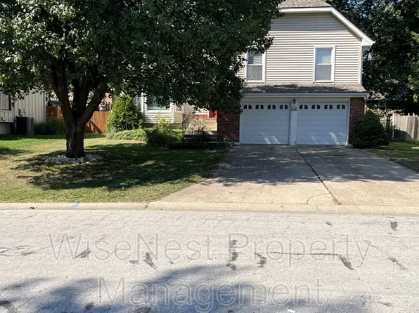 514 SE Adobe Dr, Lees Summit, MO 64063