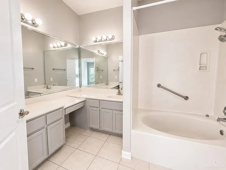 4704 Date Palm Ave — Photo 10