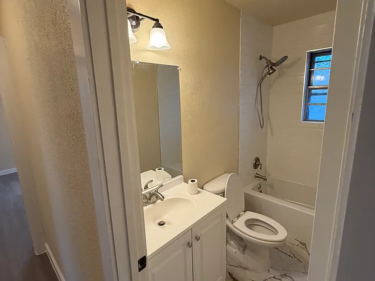 903 Curry Ave — Photo 12