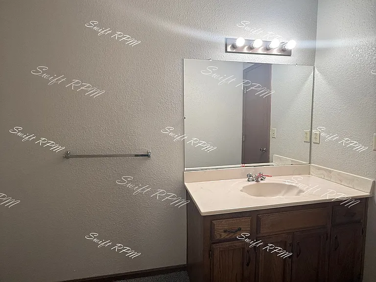 529 NE Churchill St #2-1 — Photo 10