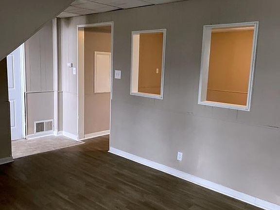 4th image of 3431 N Lombardy Pl