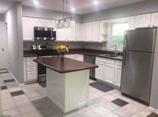 33 White Birch Rd, Hamburg, NJ 07419