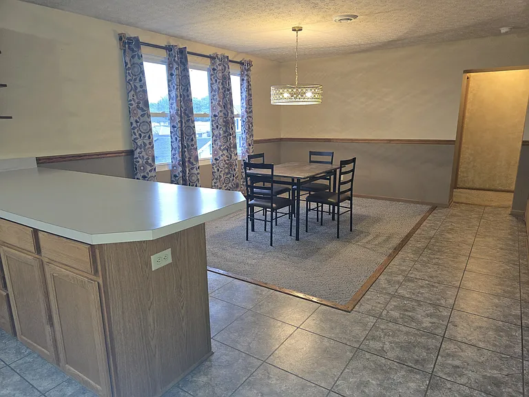 398 E Mound St #RR — Photo 4