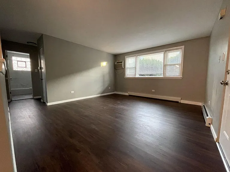 738 Beach Ave #1 — Photo 5