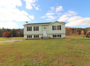 23 Cambridge Dr, Hermon, ME 04401