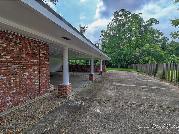 3rd image of 24 Timberly Dr