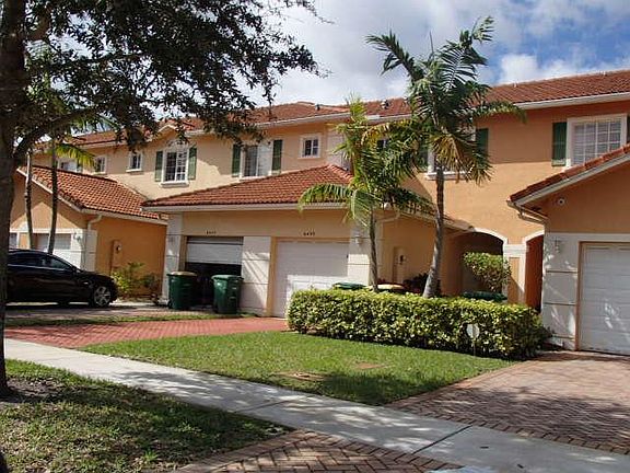 2nd image of 6463 Catalina Ln