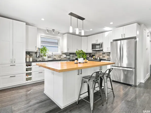 315 M Avenue N, Saskatoon, SK S7L 2S4