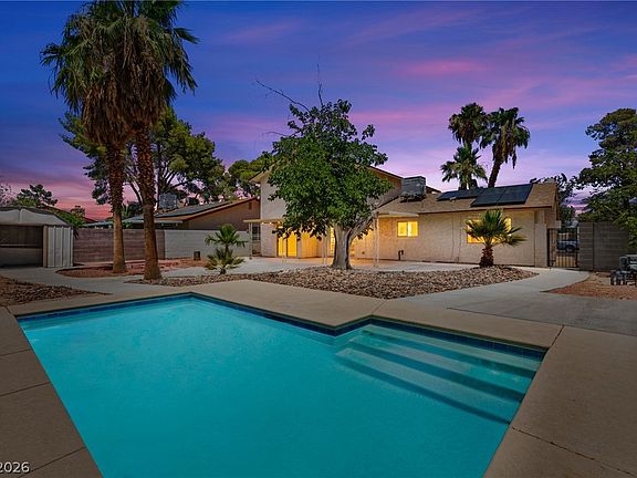 5th image of 2403 Bonita Ln