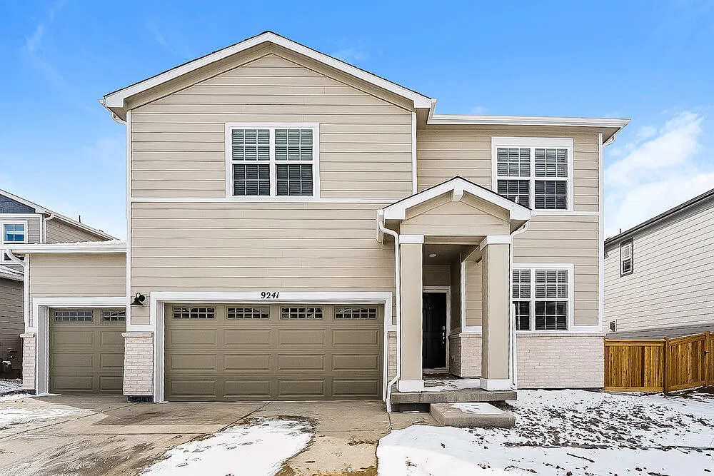 3 bed, 2.5 bath, 2433 sqft, $2,900 — Photo 1