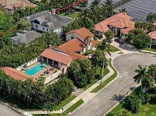 6 Lakeside Palms Ct, Lake Worth, FL 33460