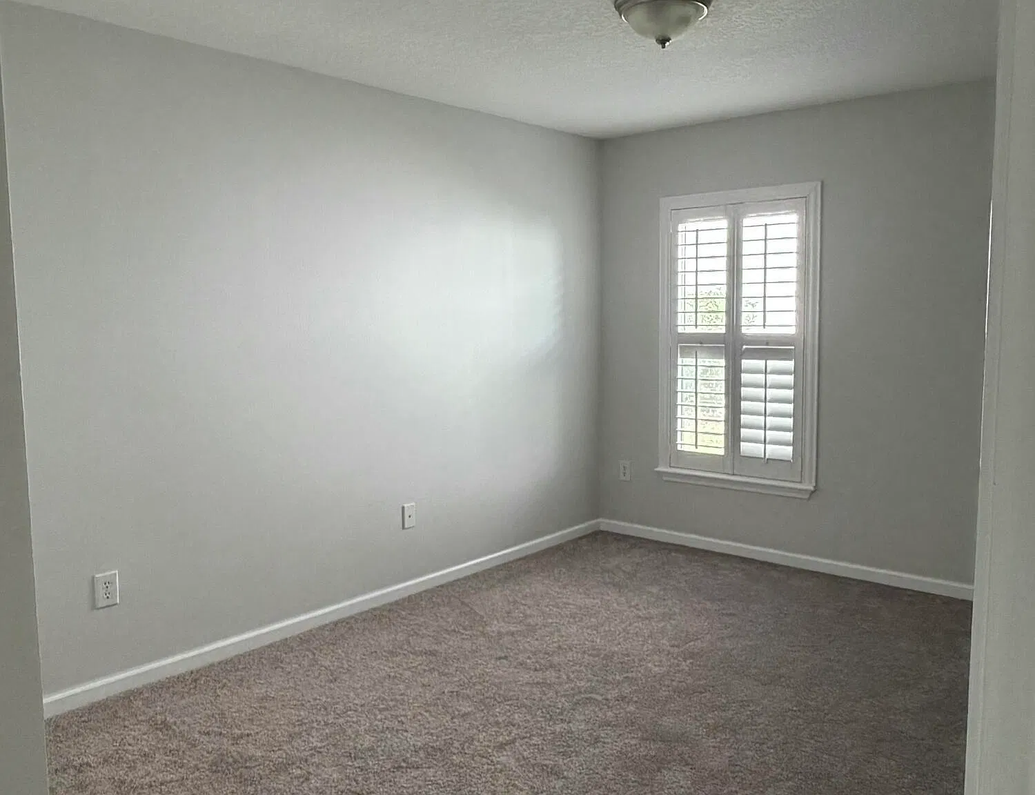 4 bed, 2.0 bath, 2229 sqft, $2,600 — Photo 4
