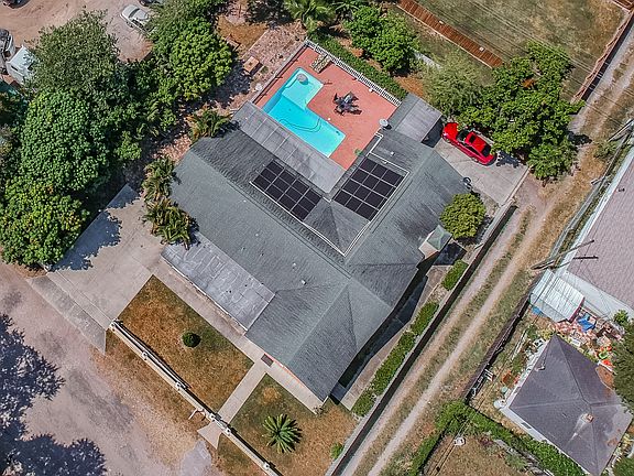 2nd image of 3725 47th Ave N