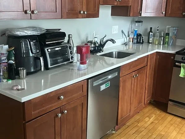 85 Stoughton St APT 4, Boston, MA 02125