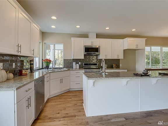 3rd image of 4608 123rd Ave NE