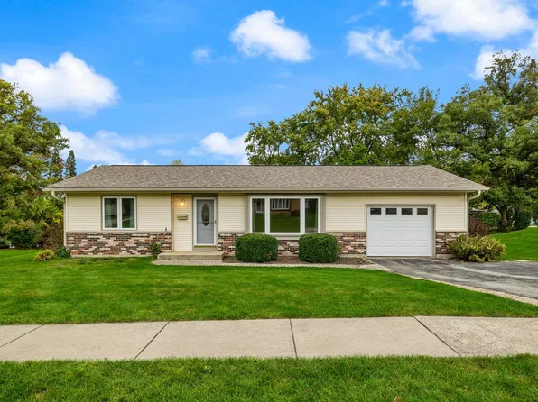 911 Melrose Ct, McHenry, IL 60050