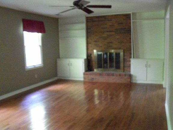 4th image of 417 Rivercrest Dr