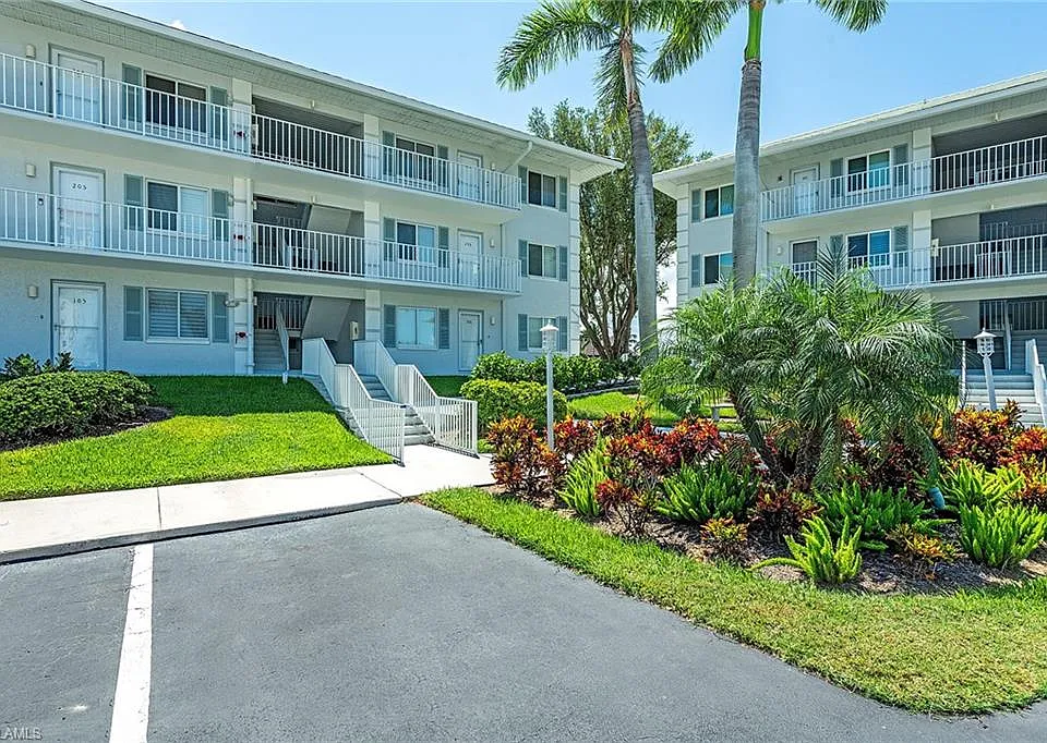 10684 Gulf Shore Dr #B-305