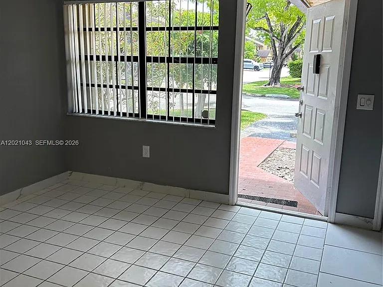 1136 NE 210th Ter #1136 — Photo 14