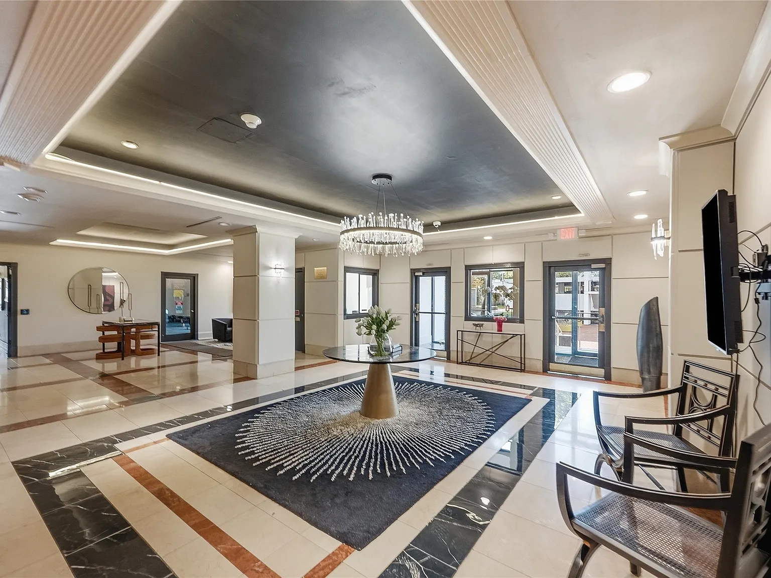 1 bed, 1.0 bath, 735 sqft, $1,100 — Photo 4