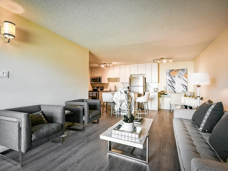 41 Munroe Pl — Photo 3