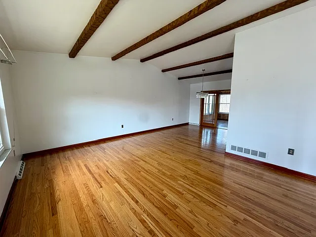 629 Berwick Court - 1 — Photo 3