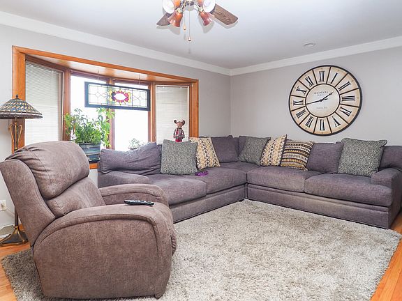 5th image of 970 Glencroft Ln
