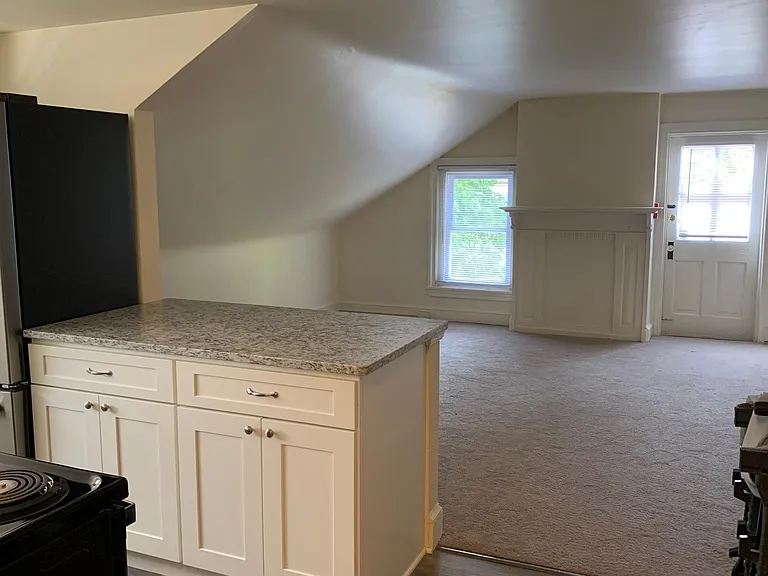 440 N High St #6 — Photo 3