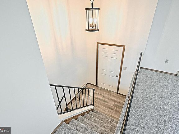 3rd image of 28 Burnside Dr