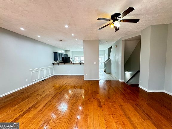 3rd image of 3686 Lantern Walk Ln