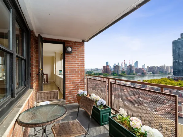 505 East 79th Street 14A image 3 of 20