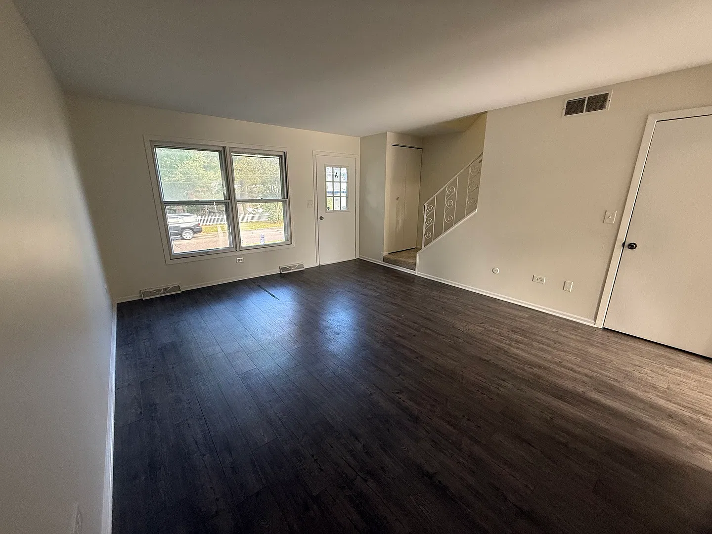 3 bed, 1200 sqft, $2,250 — Photo 4