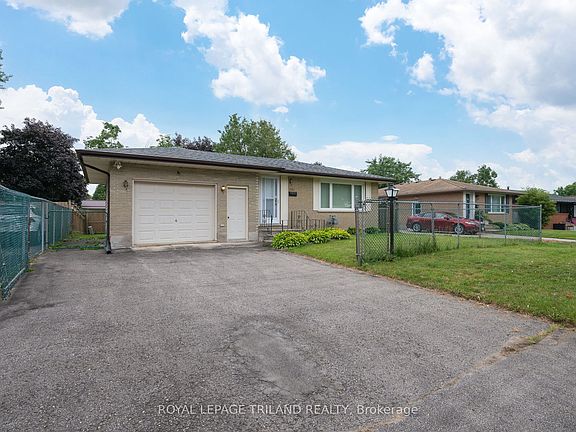 2nd image of 160 Wellesley Cres