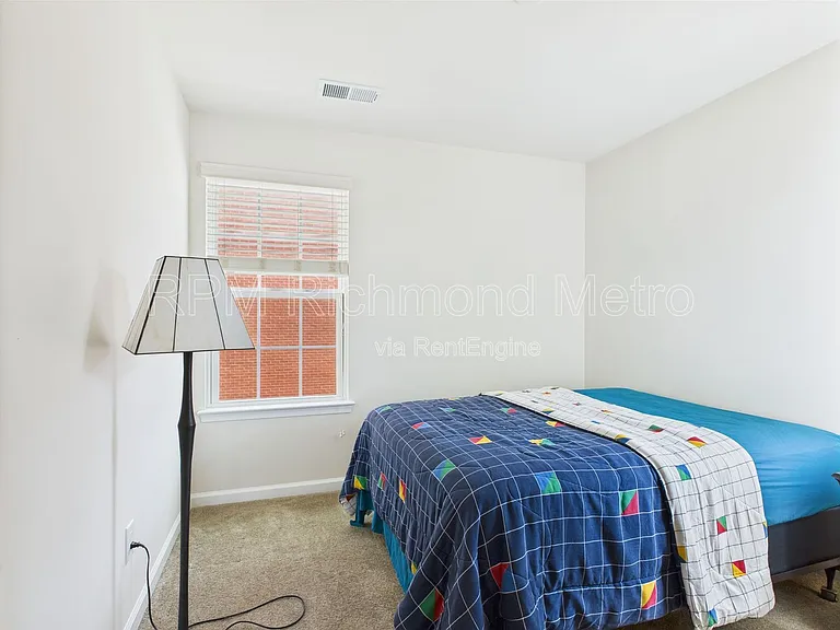 2200 Liesfeld Pkwy — Photo 32