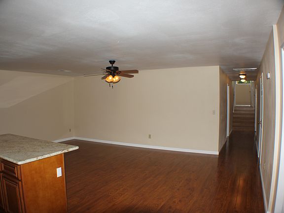 2nd image of 1011 Goldenoak Way