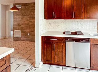 8039 Lake Dr APT 101, Doral, FL 33166