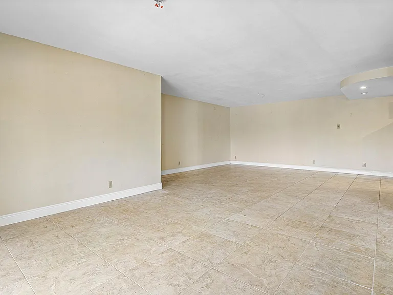 826 Sky Pine Way #D1 — Photo 11