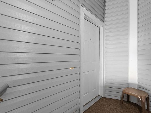 3rd image of 3548 Cypress Creek Dr
