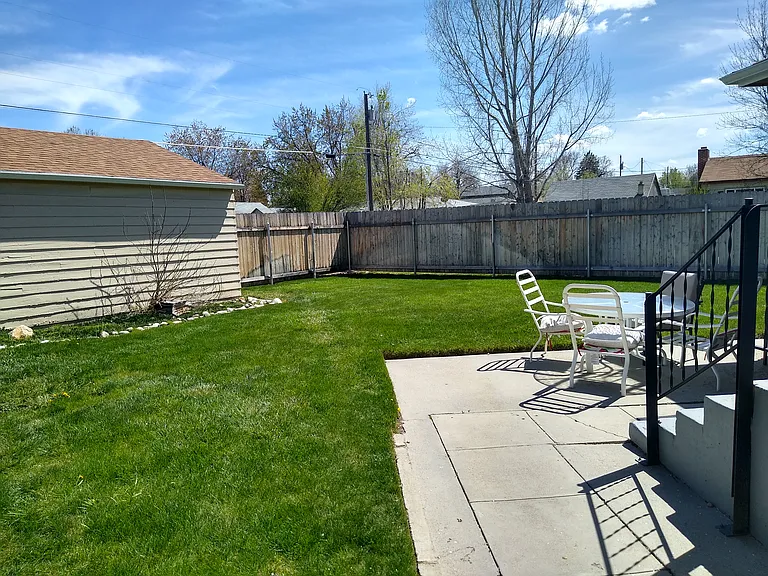 1428 S Longmont Ave — Photo 2
