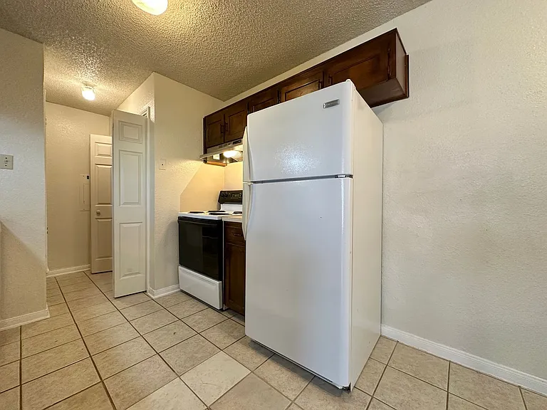 4806 Rainbow Cir — Photo 11