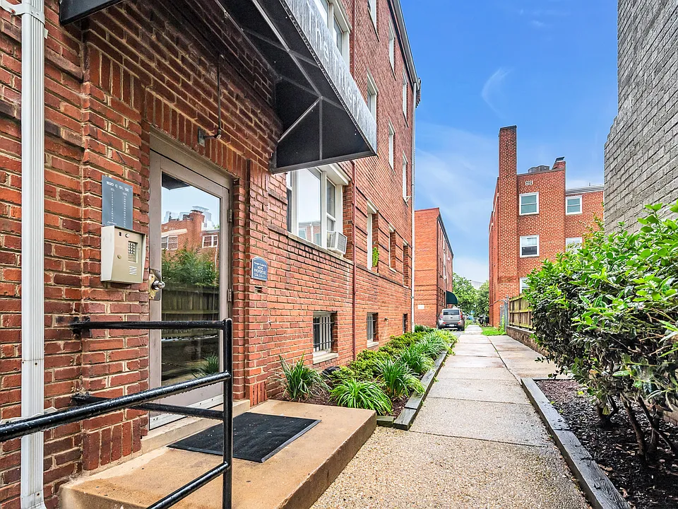 1620 C Street Apartments