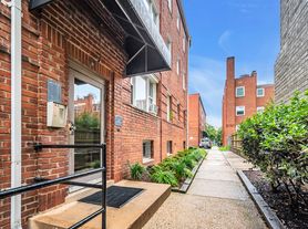 1620 C Street Apartments