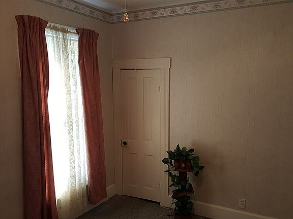 5th image of 625 Manilla St