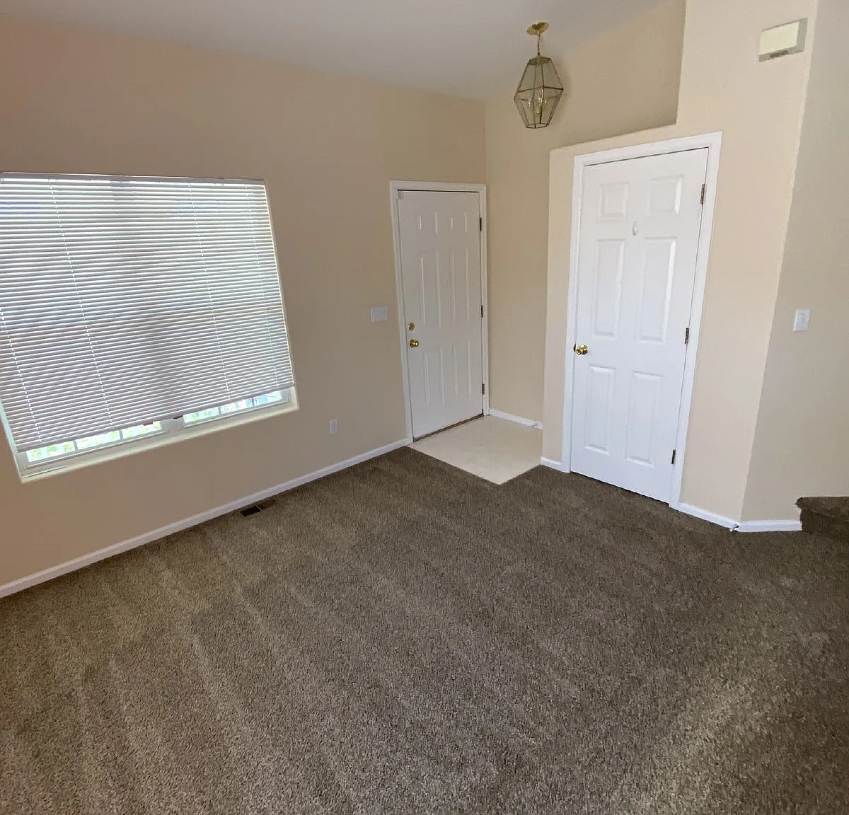 3 bed, 2.0 bath, 1692 sqft, $2,800 — Photo 2