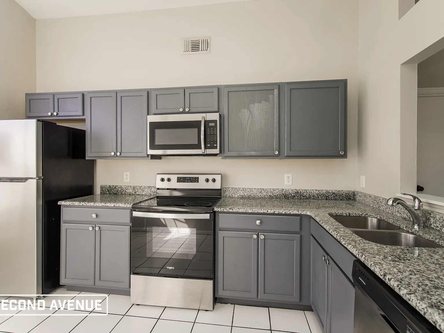 4 bed, 2.0 bath, 1177 sqft, $2,095 — Photo 3