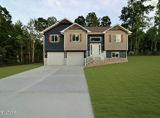 1045 Toomey Falls Rd, Oneida, TN 37841