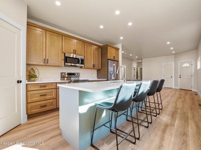 52 Hogan Cir, Parachute, CO, 81635