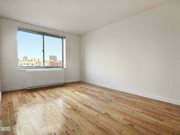 4th image of 324 Pleasant Ave APT 3E