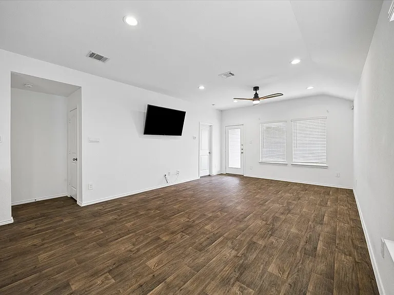 16691 Lonely Pines Dr — Photo 9